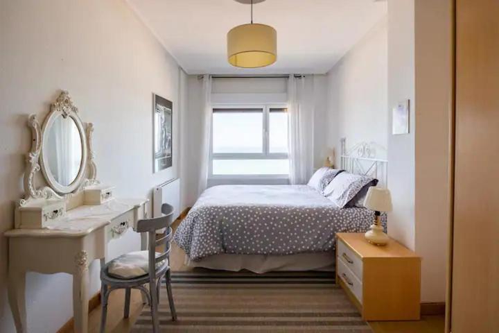 Apartamento Ezcurdia 22 Playa De San Lorenzo Primera Linea Хихон Экстерьер фото