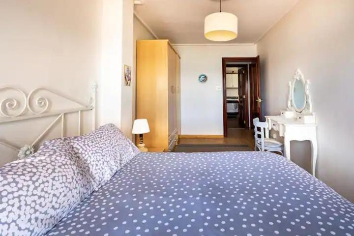 Apartamento Ezcurdia 22 Playa De San Lorenzo Primera Linea Хихон Экстерьер фото