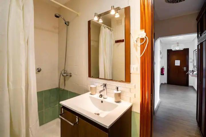 Apartamento Ezcurdia 22 Playa De San Lorenzo Primera Linea Хихон Экстерьер фото
